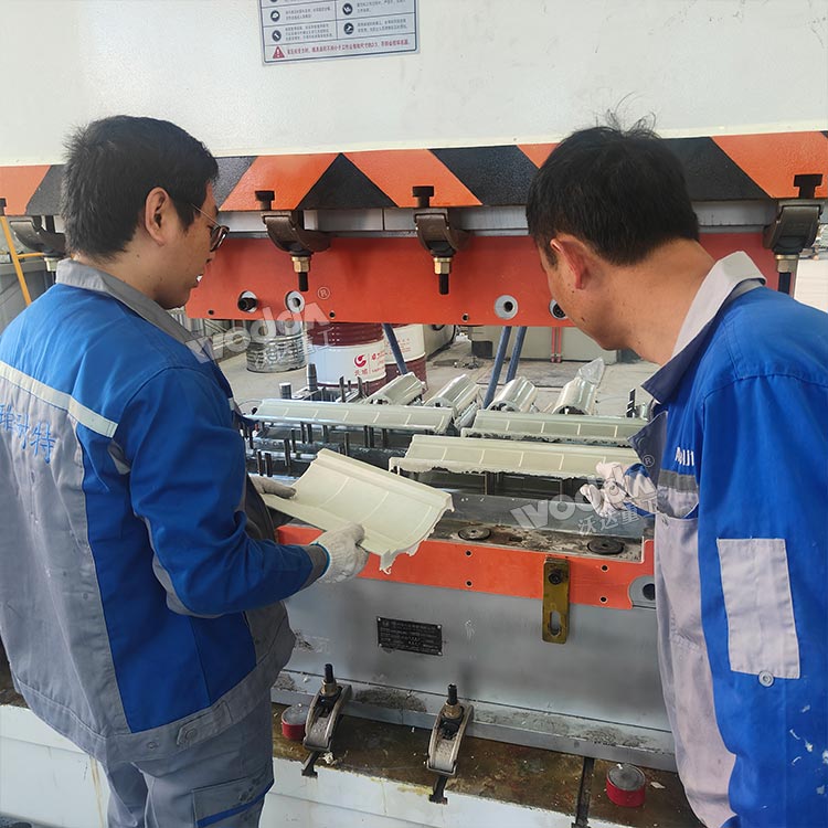 630噸四柱液壓機(jī).jpg